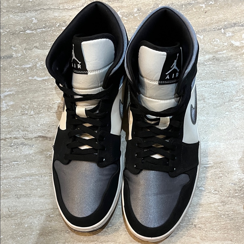 Air Jordan 1 Mid SE Satin Smoke Grey